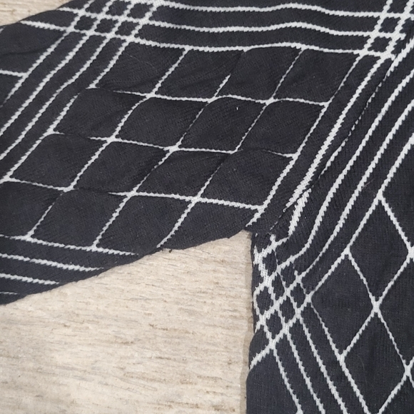 Neiman Marcus Womens Lg black and white open front cardigan sweater - Picture 4 of 9